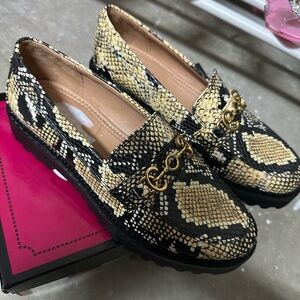 Sam Edelman Black and Cream Snake Print Loafers with Gold Chain
